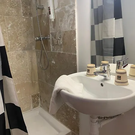 Enzo Centre Jourdan By Kyriad Direct